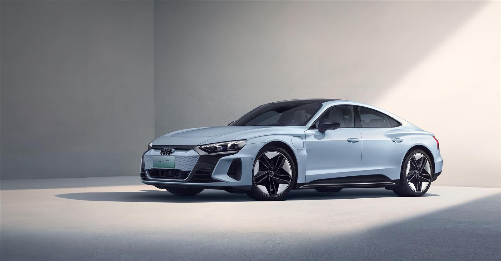 Audi e-tron GT starts at 999,800 yuan in China