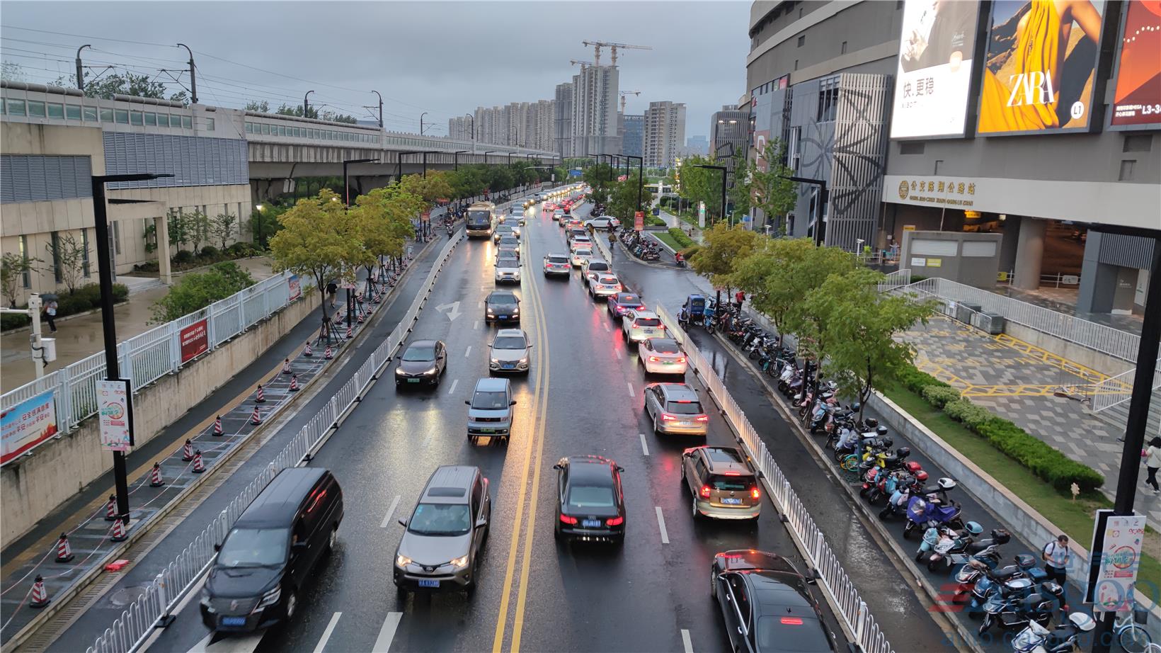 China’s passenger vehicle retail sales in Apr. dip YoY, but wholesales grow