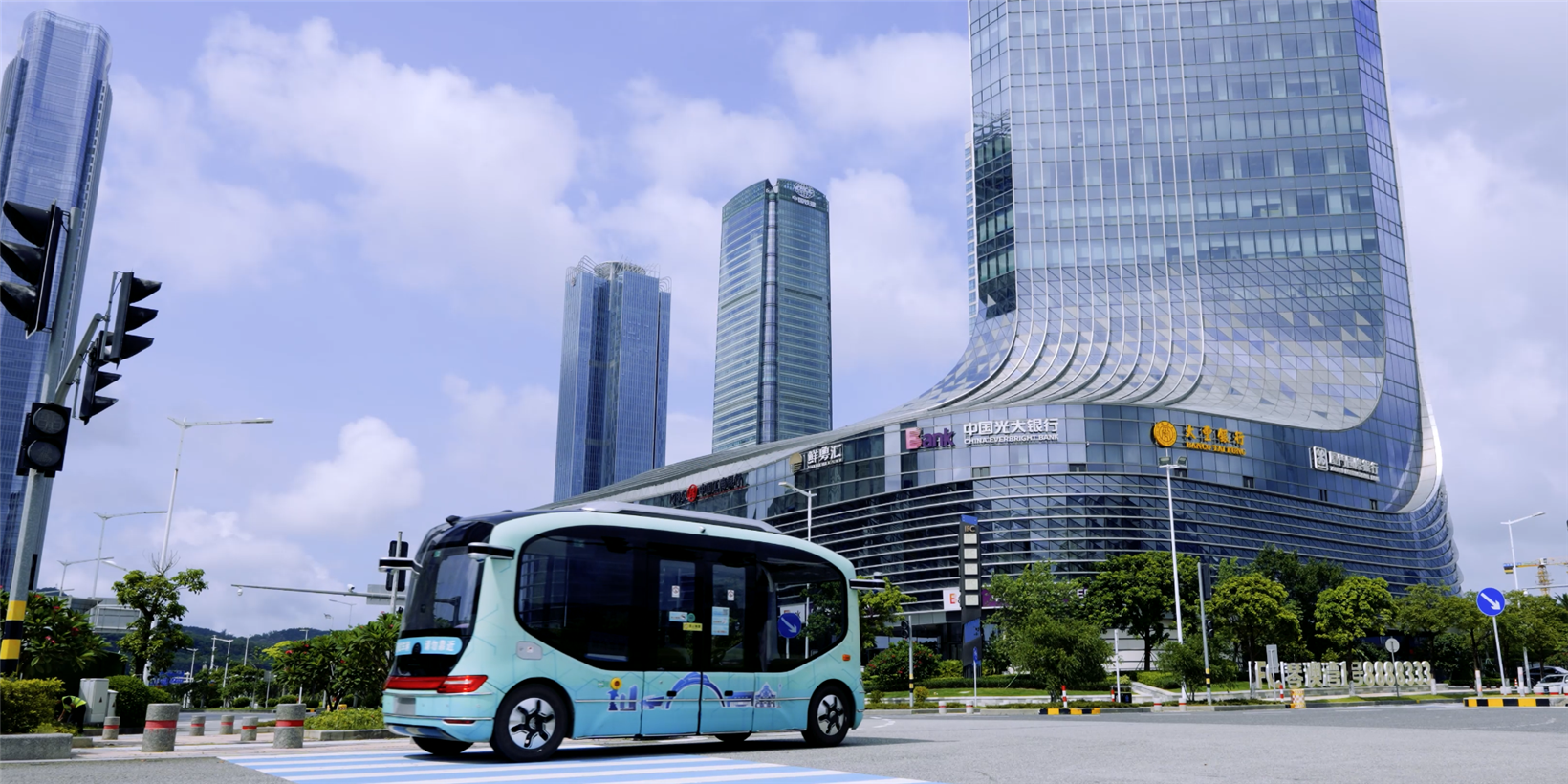 WeRide starts pilot paid commercial Robobus operation in Zhuhai’s Hengqin area