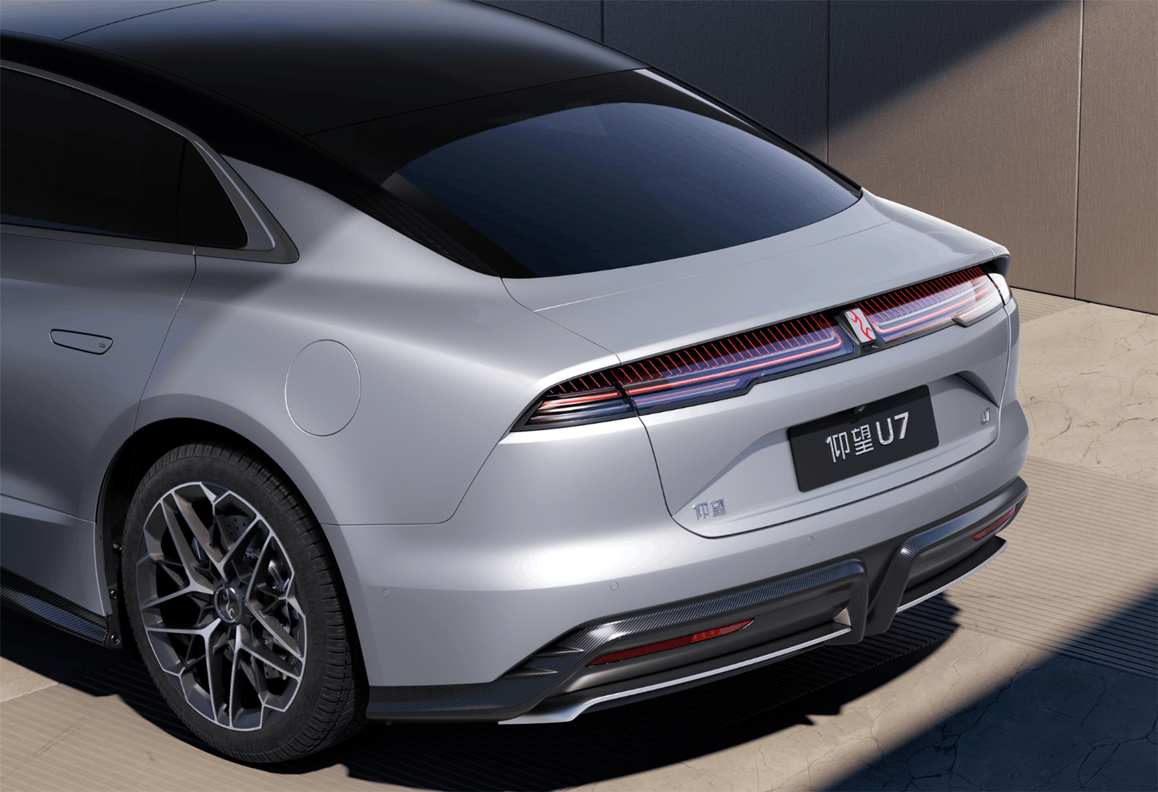BYD's YANGWANG begins delivering U7 flagship sedan