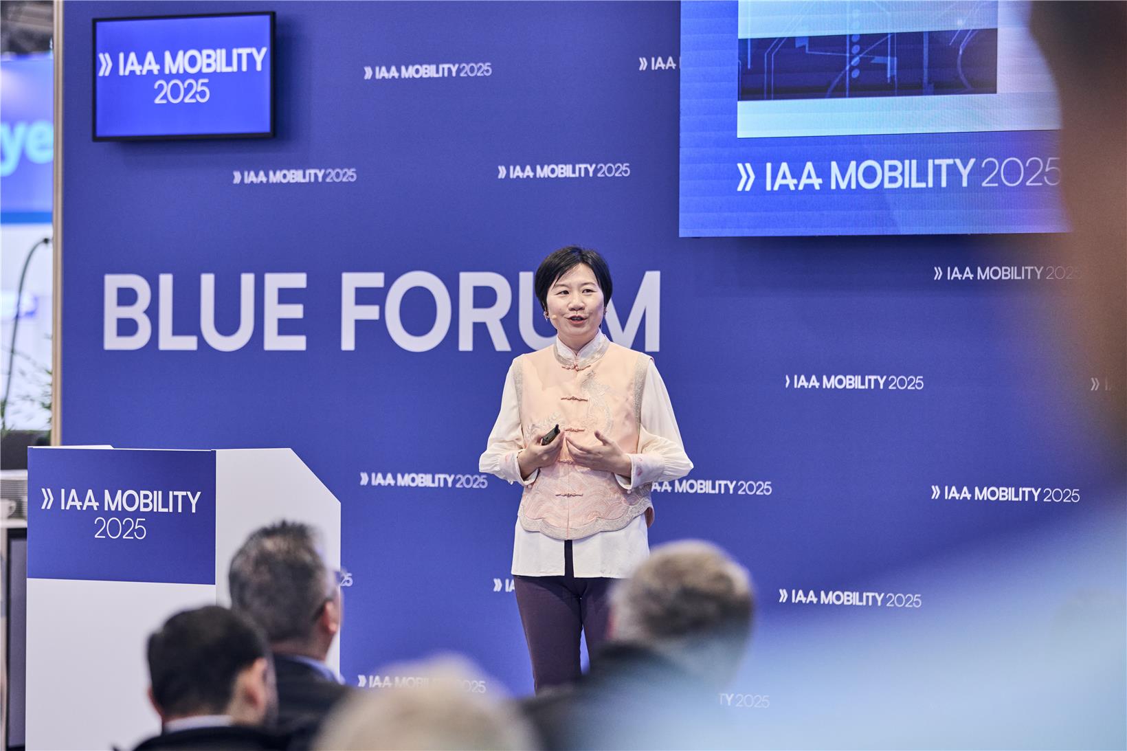 Gasgoo CEO Tina Zhou delivers keynote speech at IAA Mobility 2025