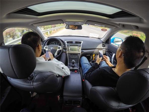 Beijing allows road testing of autonomous vehicle