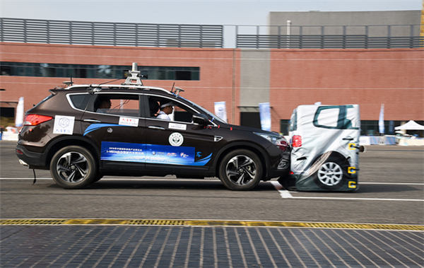 China holds autonomous driving test to promote adoption