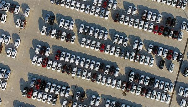 China auto dealers under high inventory pressure amid overall sales decline