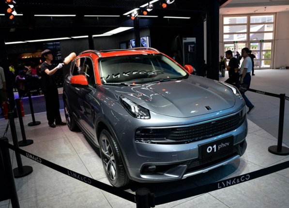 Lynk & Co 01 PHEV to hit market tonight with price range between RMB 240,000 and RMB 270,000