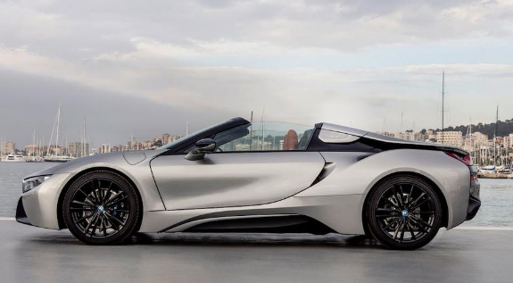 BMW to start presale of i8 roadster in China with EV-only range up to 55km