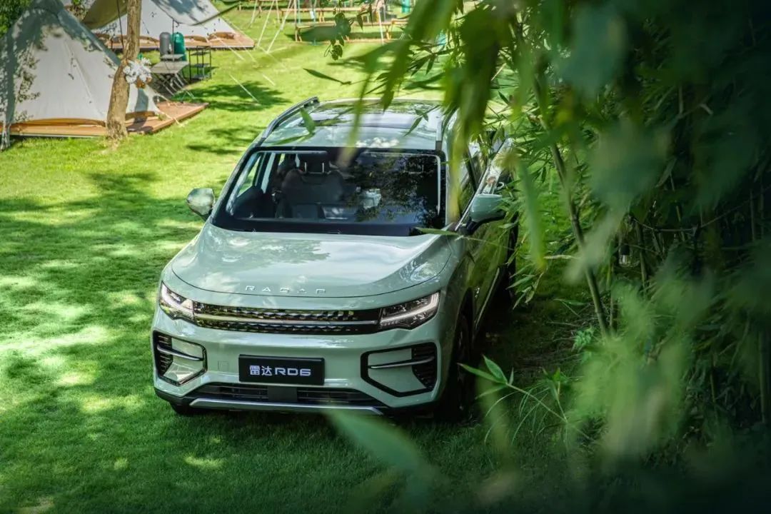 Geely-backed RADAR reveals interior of RD6 electric pickup