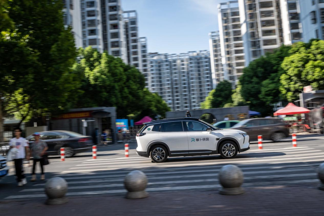 Baidu starts pilot operation of paid autonomous driving mobility service in Hefei