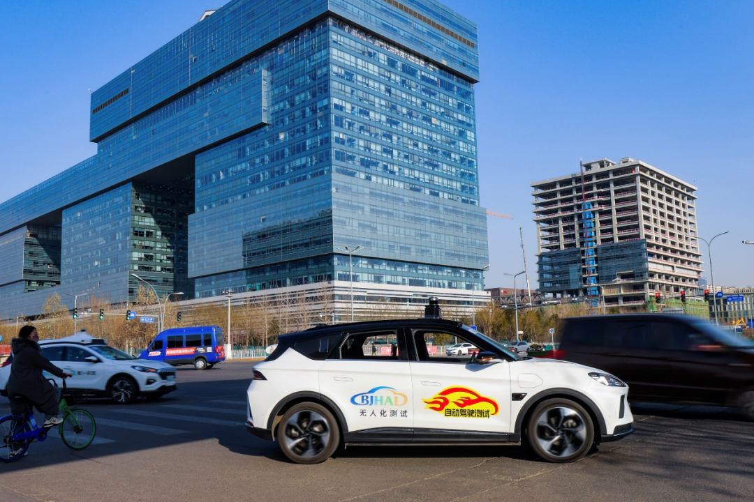 Baidu permitted to conduct fully driverless road tests in Beijing