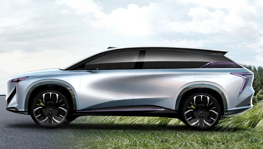 FAW Group’s Hongqi releases photos of E202 SUV concept