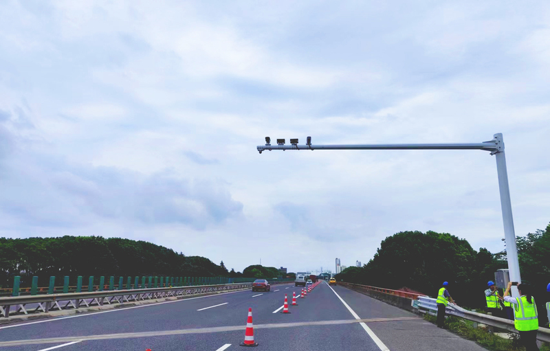 Suzhou city launches China's first holographic-sensing highway supporting Level 4 autonomous driving