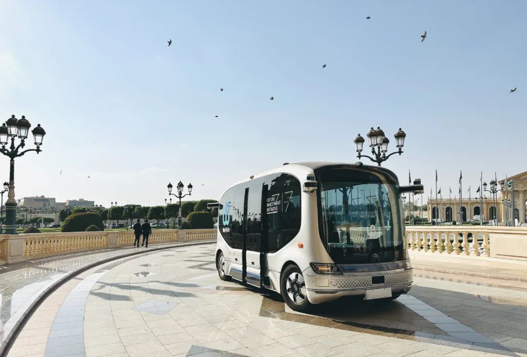 WeRide showcases L4 autonomous Robobus service at FII 2023 in Saudi Aribia