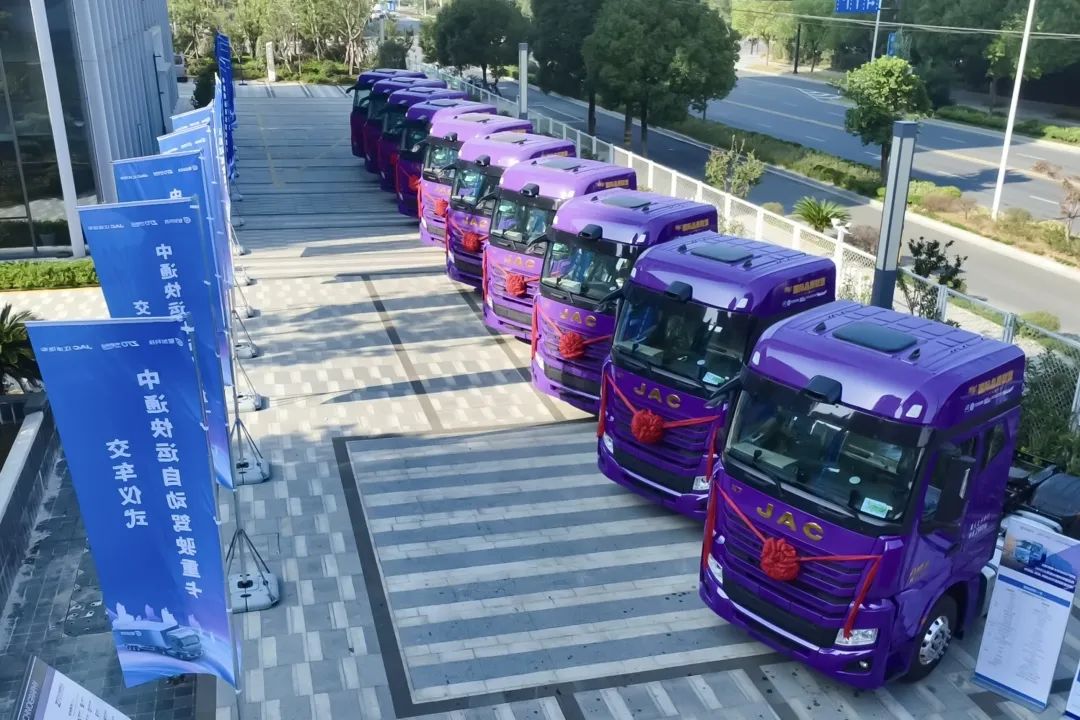 Plus delivers first-batch smart heavy-duty trucks to ZTO Freight