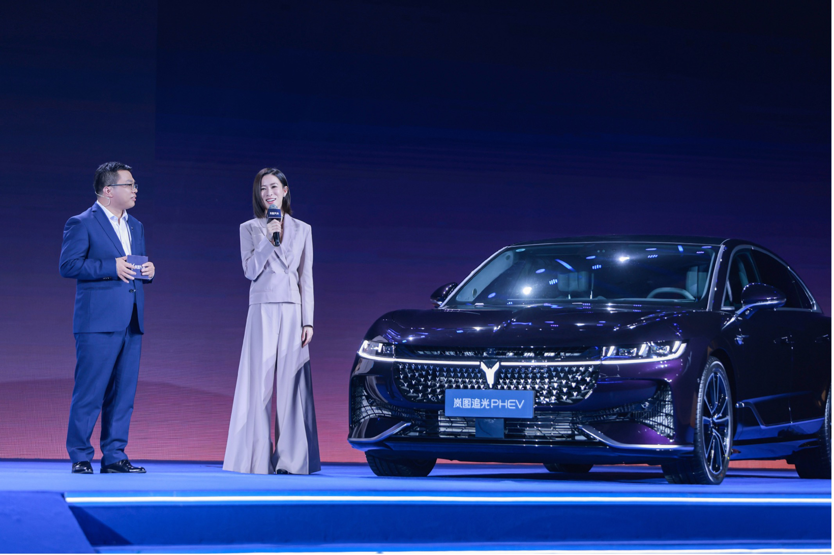 VOYAH Zhuiguang PHEV hits market, starting at 252,800 yuan