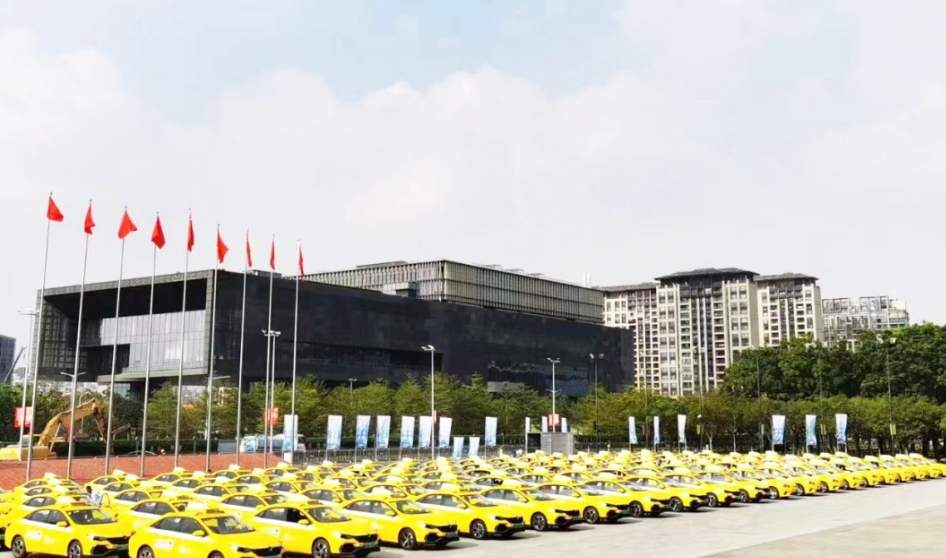 Dongfeng Nissan's Venucia delivers battery- swappable D60EV taxis in Guangzhou