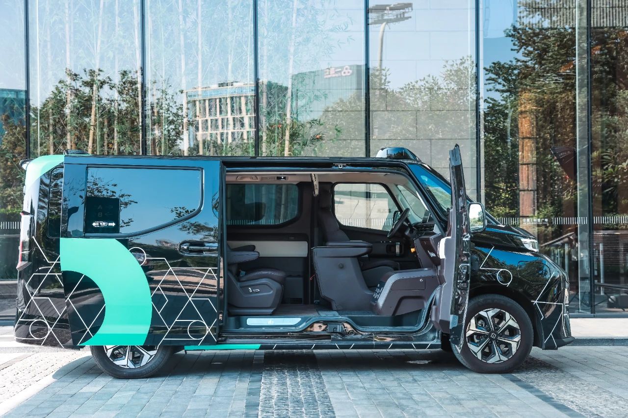 WeRide launches latest mass-produced Robotaxi 'GXR'