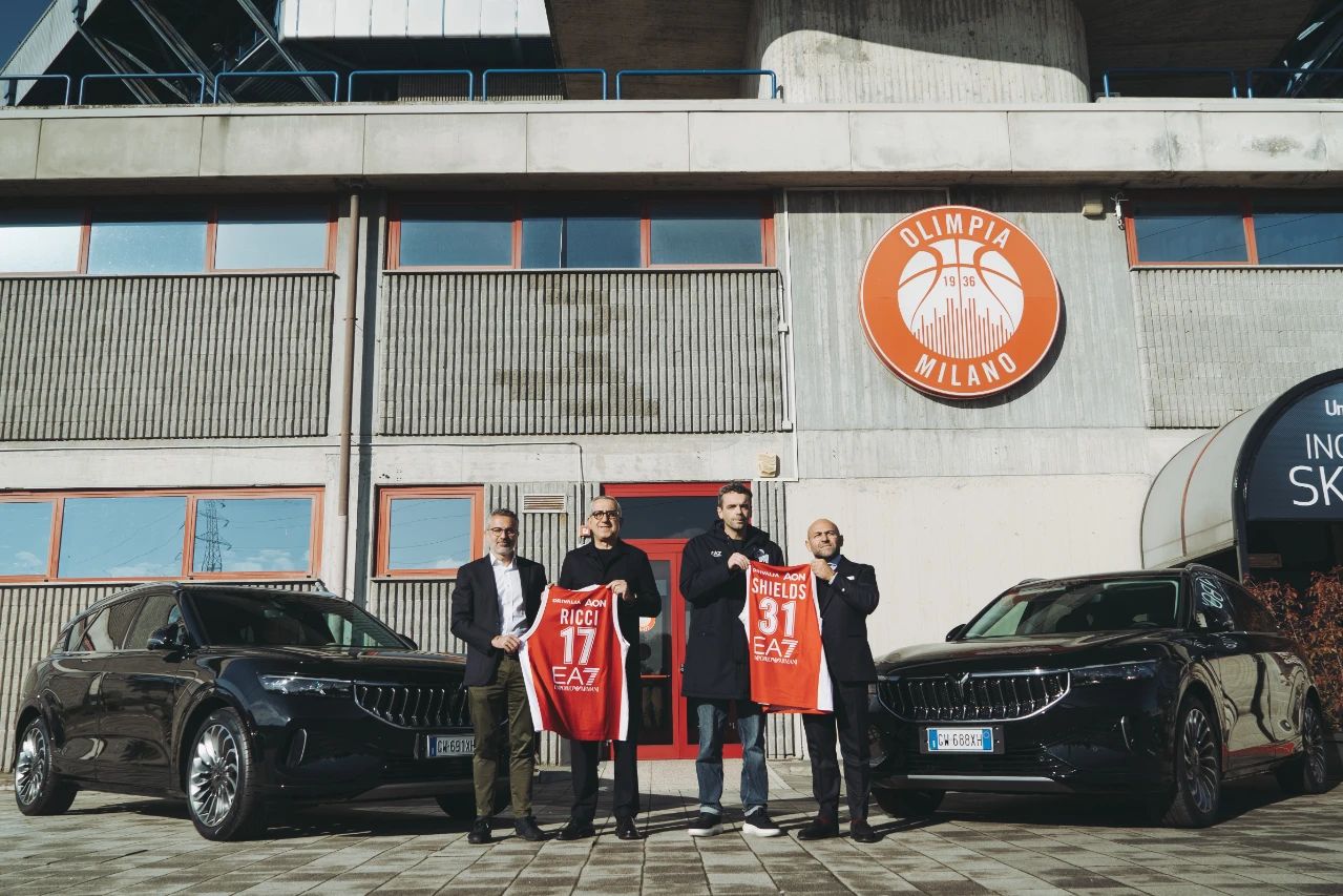 VOYAH delivers VOYAH FREE vehicles to Italian basketball team Olimpia Milano