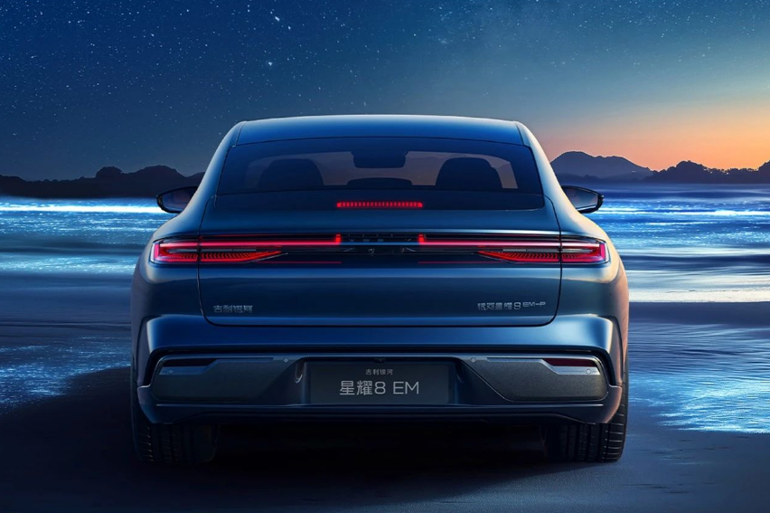 Geely debuts Galaxy Xingyao 8 EM PHEV model, powered by G-Pilot smart driving system