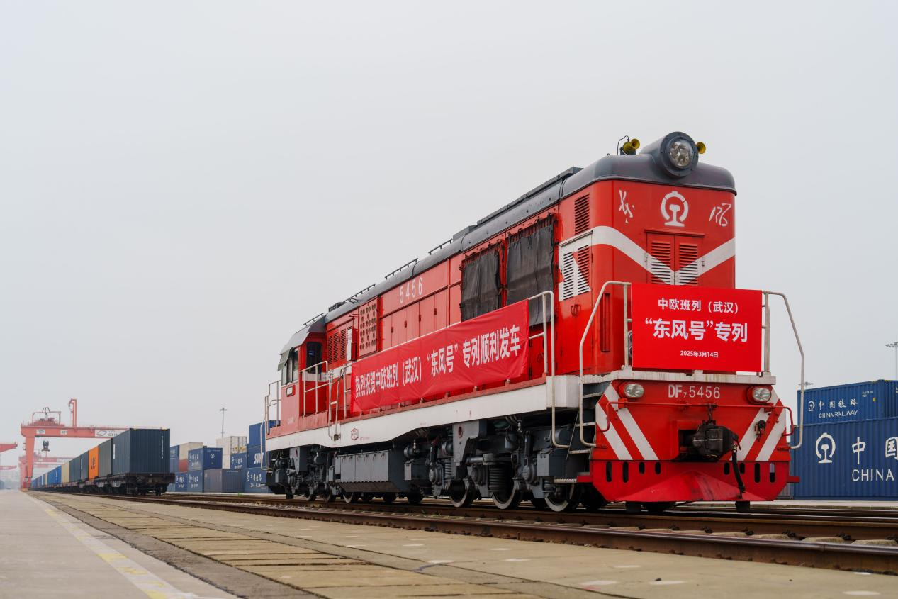 Dongfeng Motor ships VOYAH vehicles to Europe via China-Europe freight train