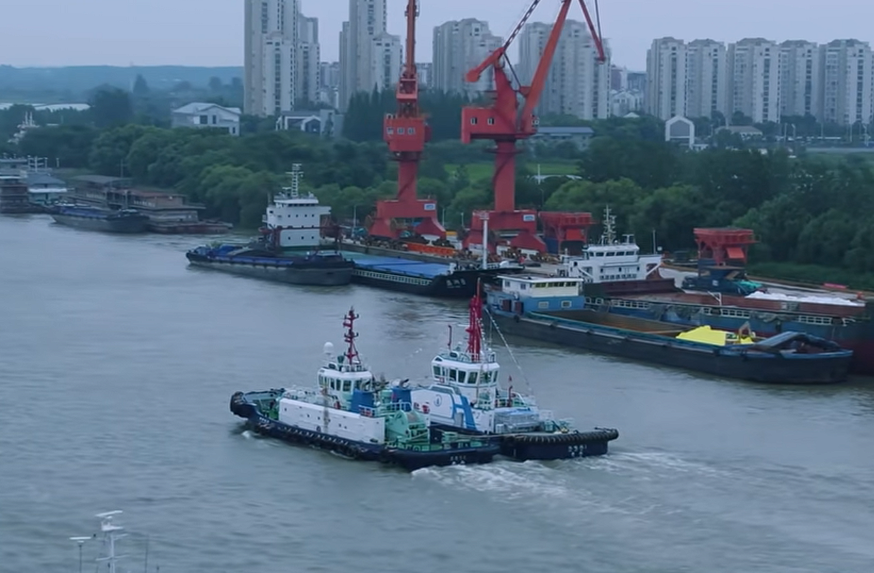 China's first hydrogen-electric tugboat enters service at Qingdao Port