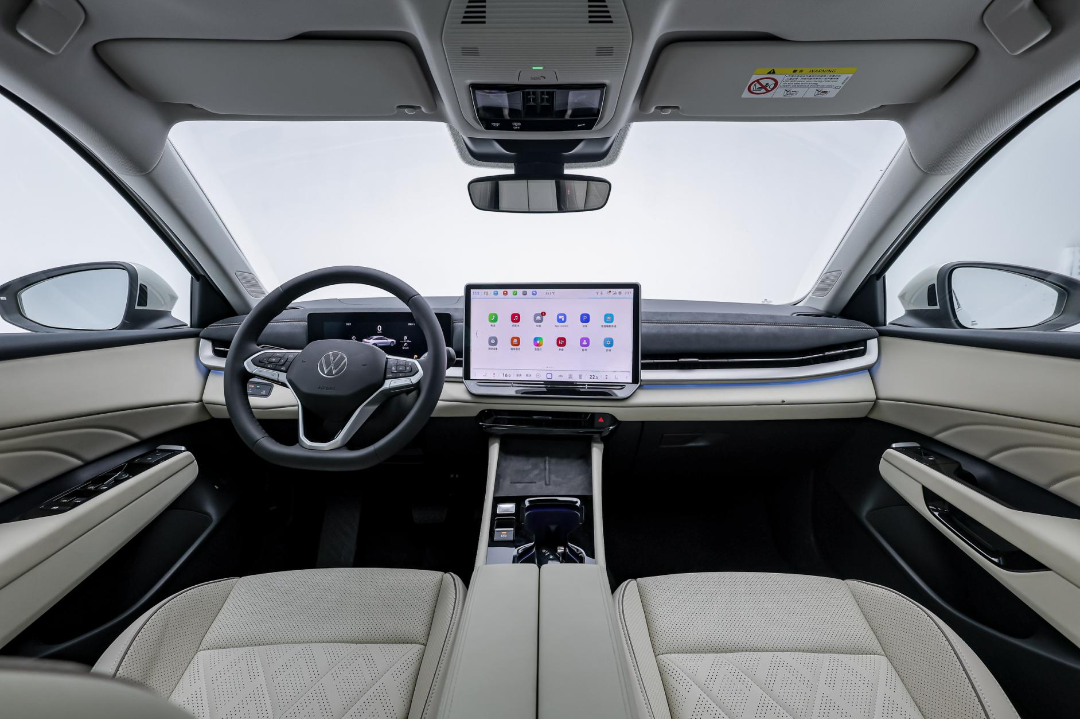 FAW-Volkswagen rolls off 4.3 millionth Sagitar vehicle