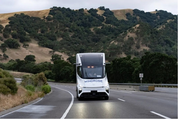 Windrose secures major electric heavy-duty truck order in Chile