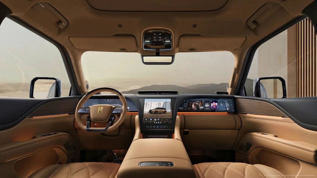 YANGWANG unveils interior of U8L SUV model