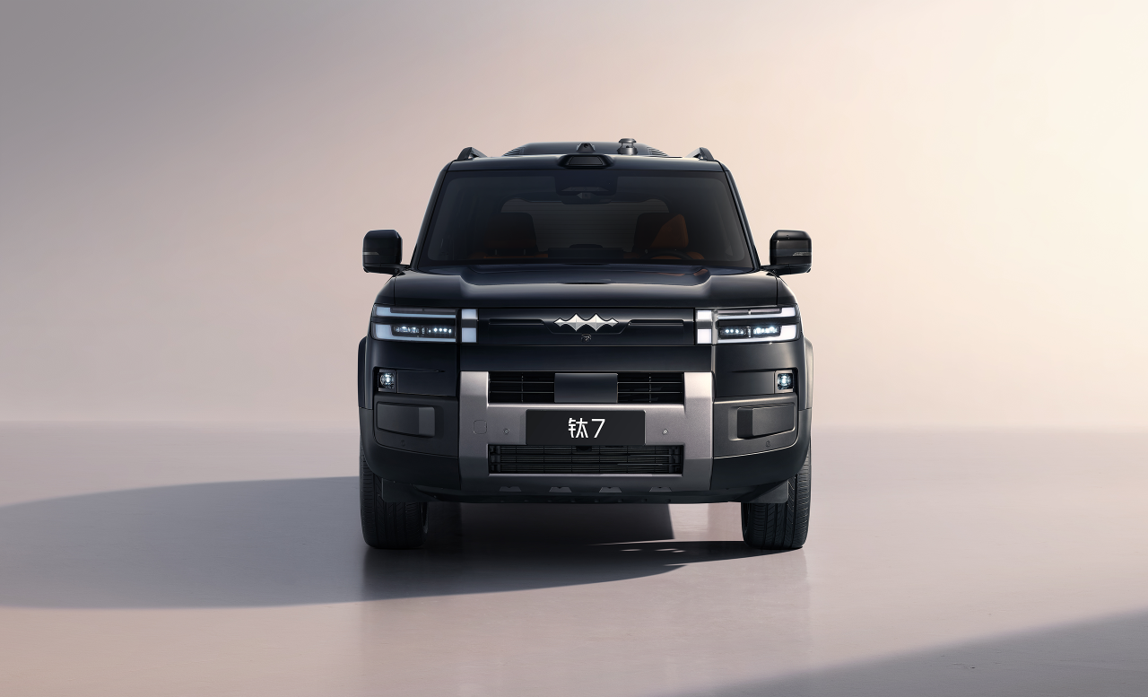 BYD's FANGCHENGBAO unveils images of TAI 7's high-spec version
