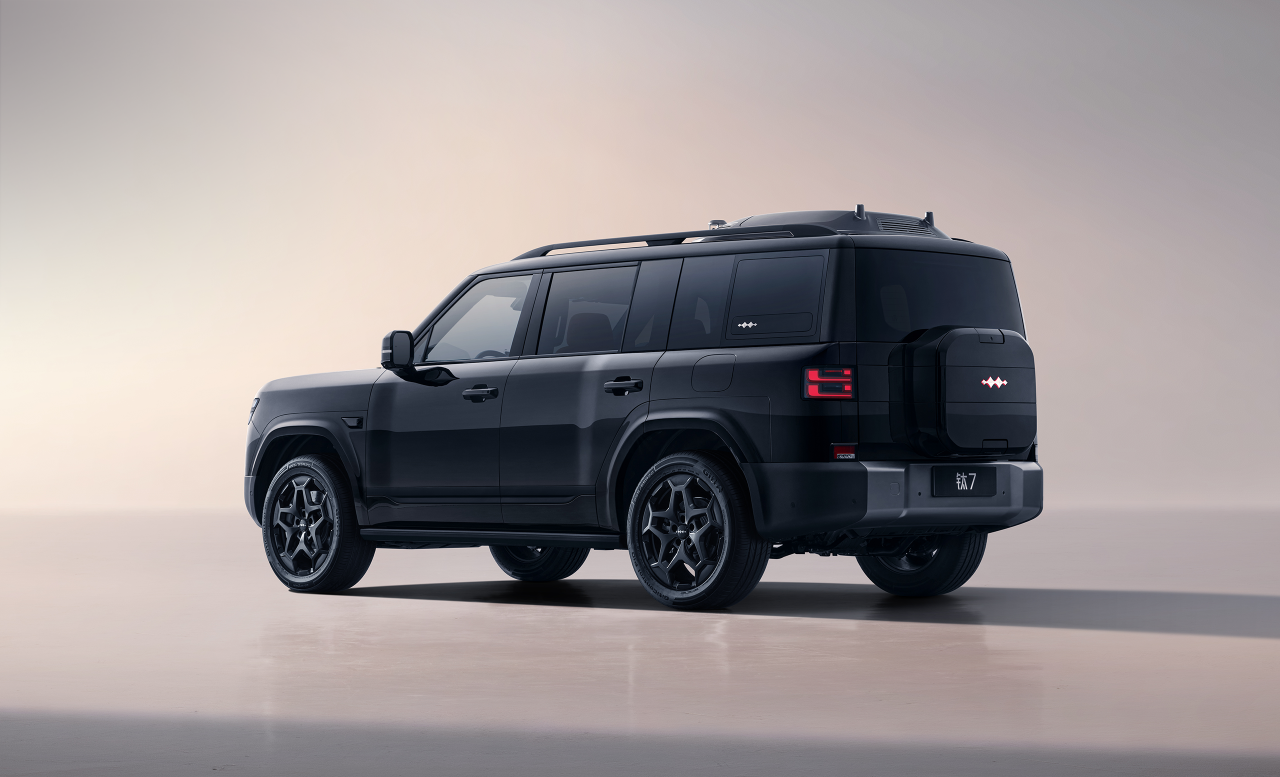 BYD's FANGCHENGBAO unveils images of TAI 7's high-spec version