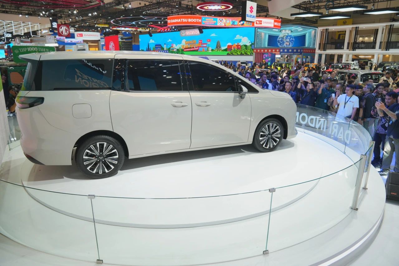 Wuling debuts Cortez DARION MPV in Indonesia