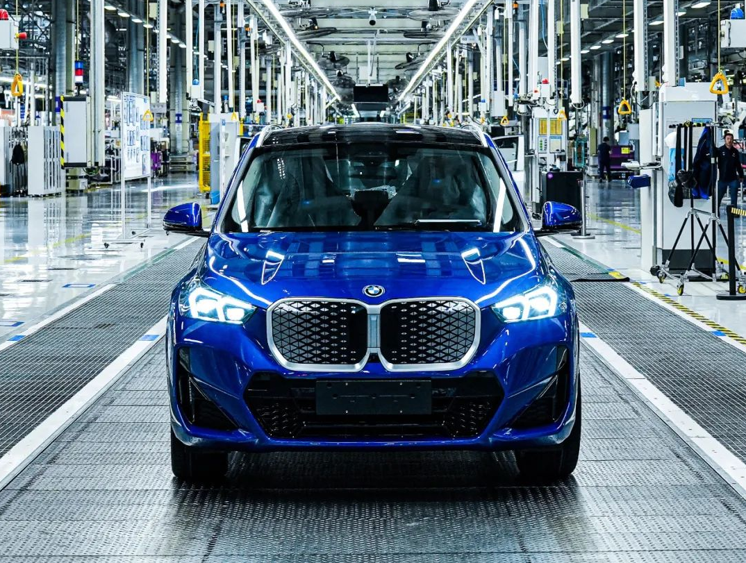 China-made BMW iX1 BEV rolls off production line at Shenyang plant