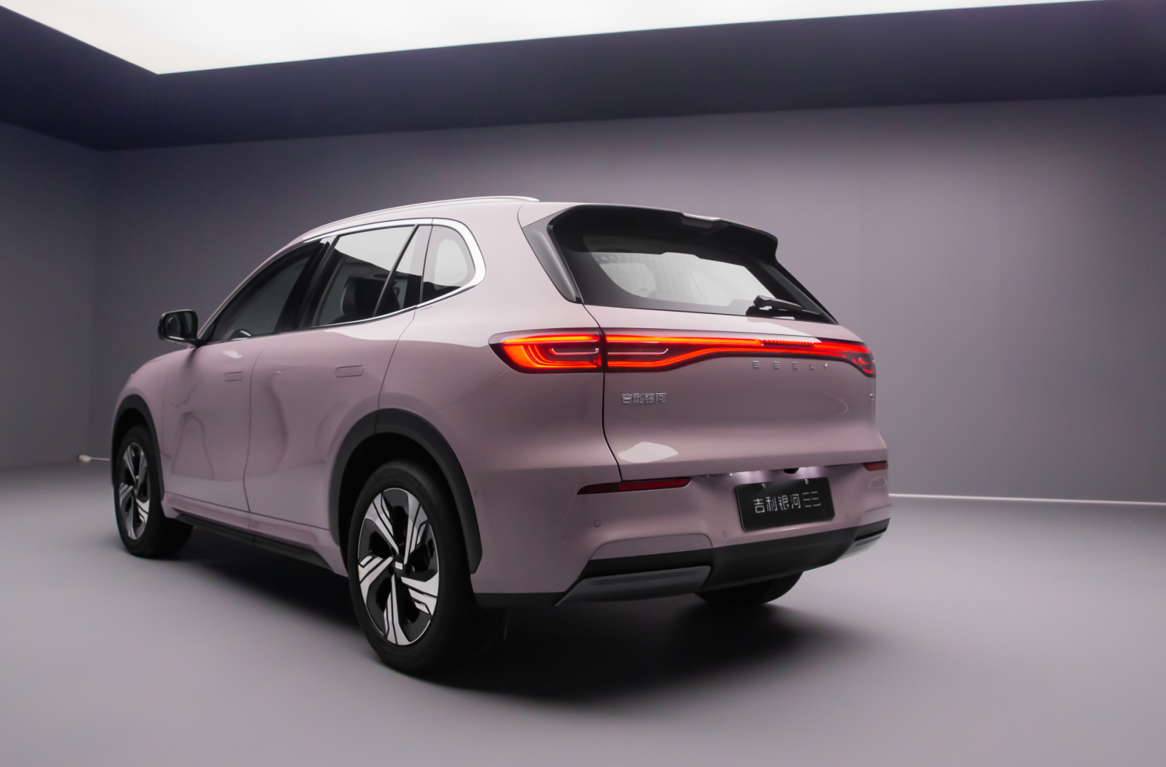 Geely Galaxy first all-electric SUV E5 hits market