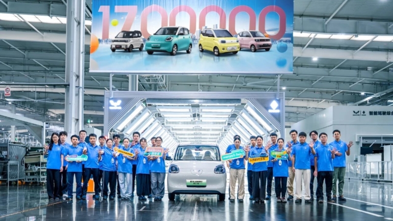 SAIC-GM-Wuling hits sales milestone of 1.7 million Wuling Hongguang MINIEVs
