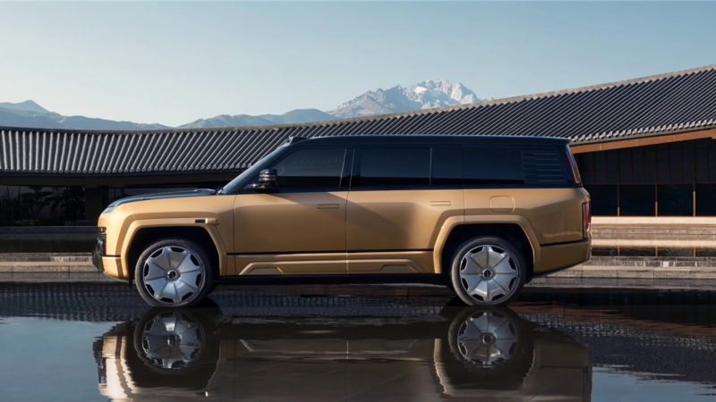 YANGWANG U8L model's Dingshi edition hits market